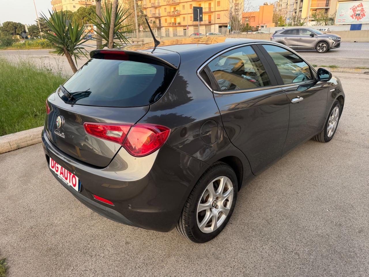 Alfa Romeo Giulietta 1.6 JTDm-2 105 CV 2012