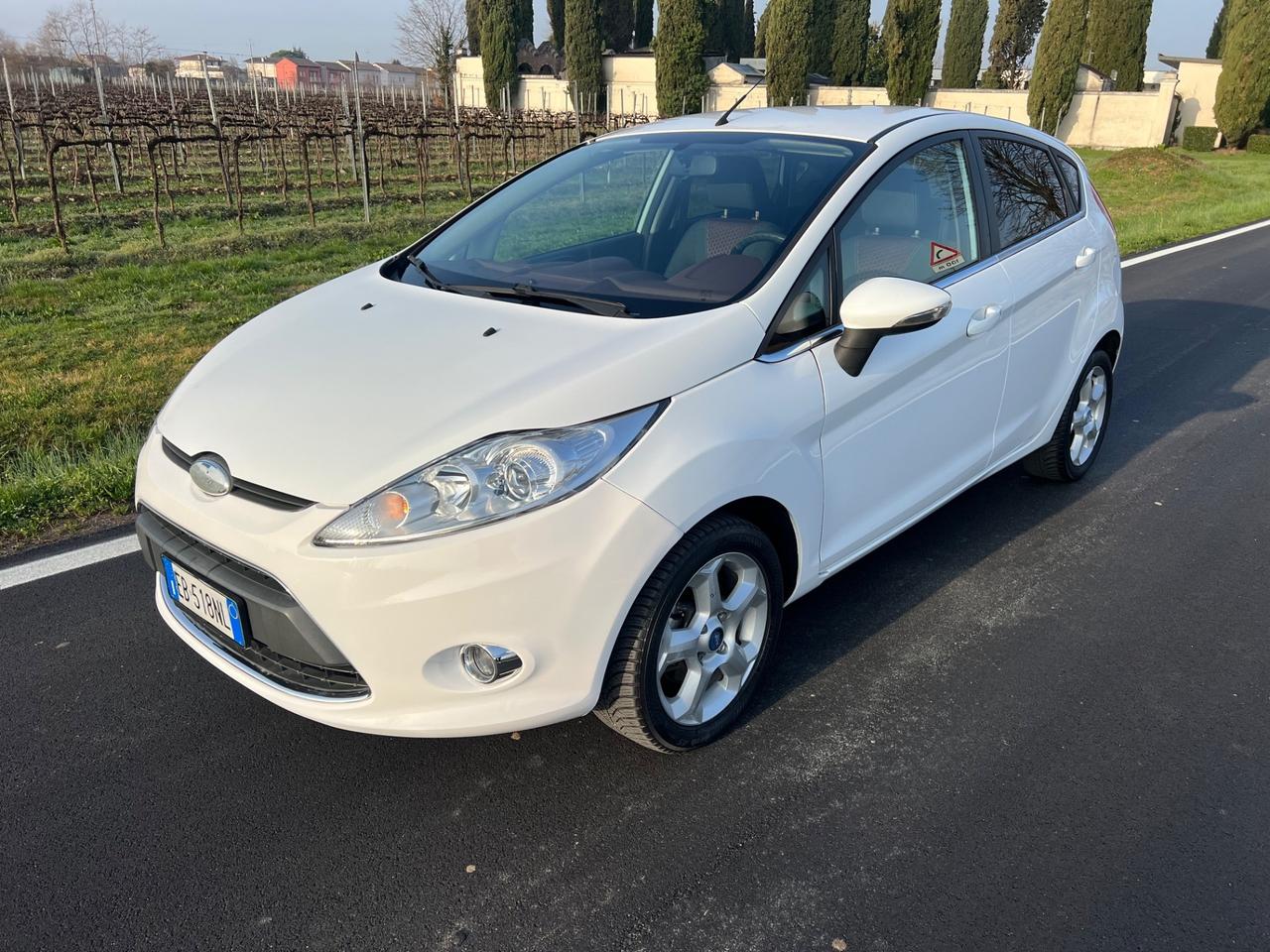 Ford Fiesta 1.4 5 porte Bz.- GPL Titanium
