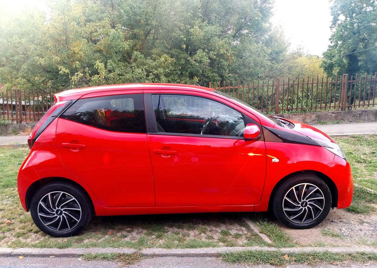 Toyota Aygo 1.0 VVT-i 72 CV 5 porte x-cool