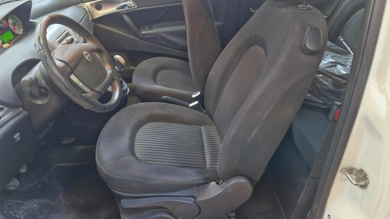 Lancia Ypsilon 1.4 Argento Ecochic GPL