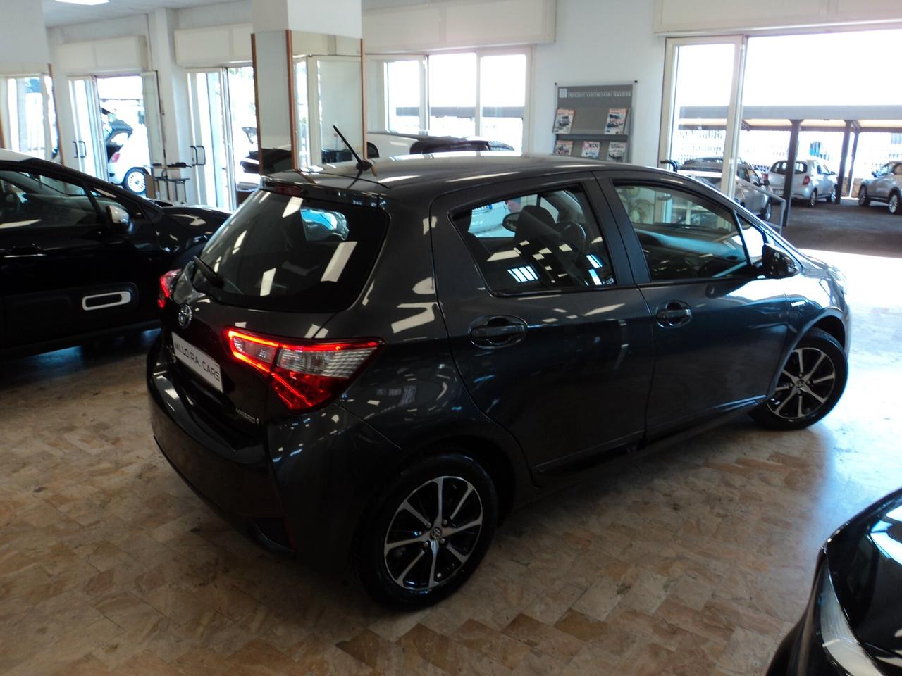Toyota Yaris 1.5 Hybrid 5p. Cool