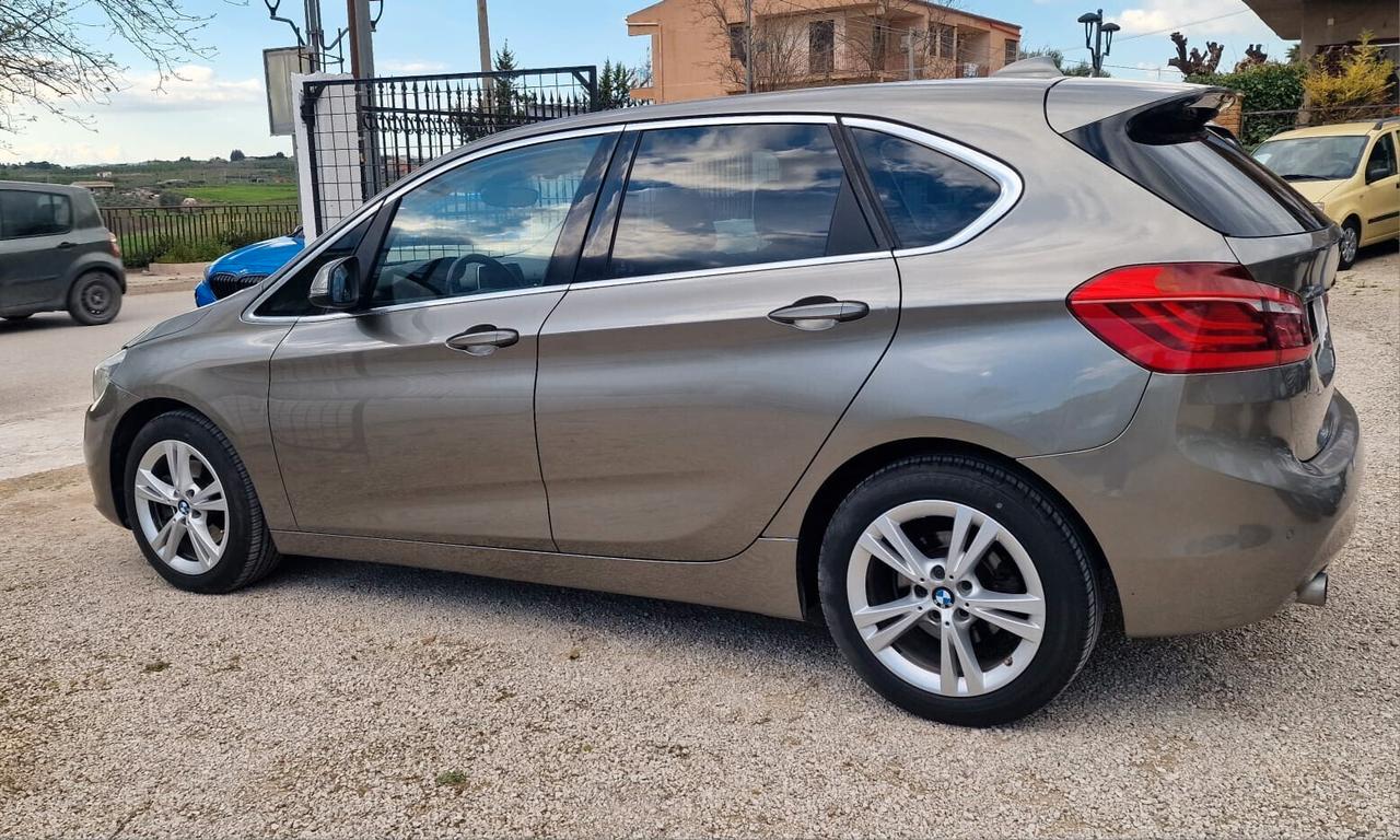 Bmw 2er Active Tourer 220d xDrive Luxury aut.