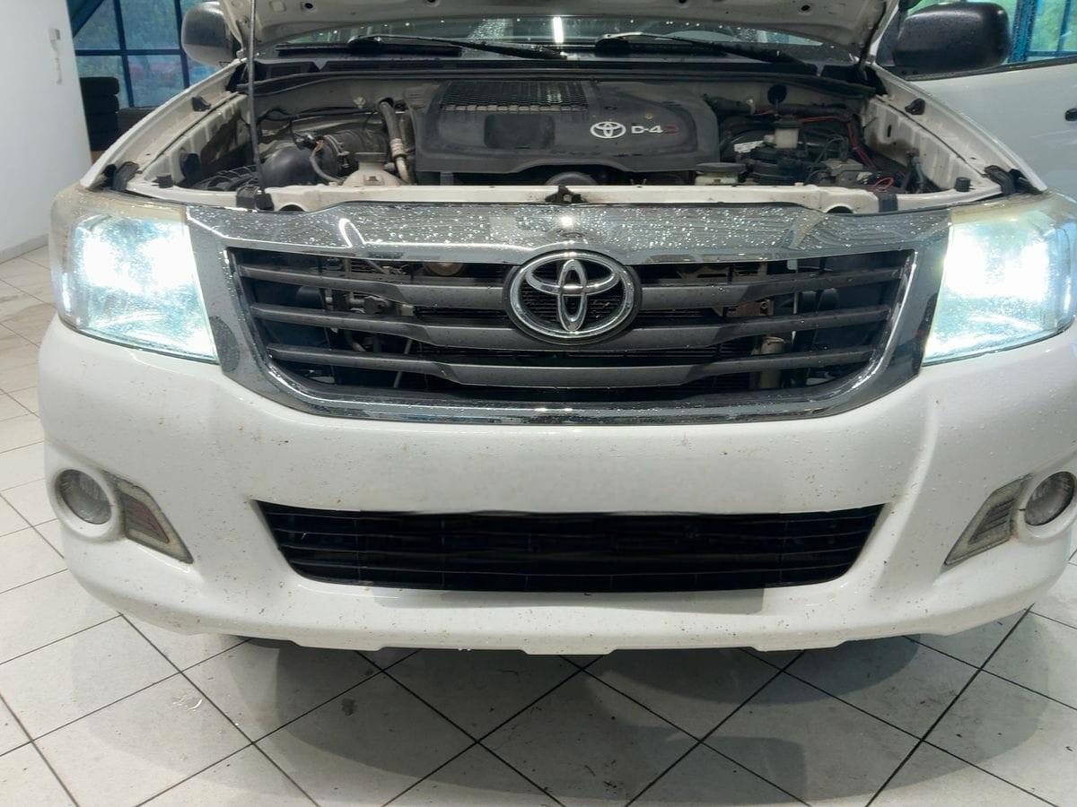 Toyota Hilux 2.5 D-4D 4WD 4p. Double Cab GX 4x4