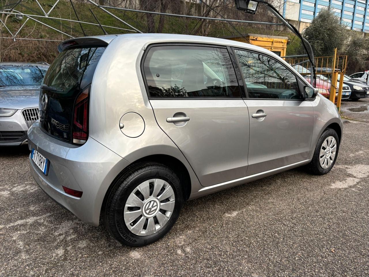 Volkswagen up! 1.0 - 5p. KM 11000 ok Neopatentati