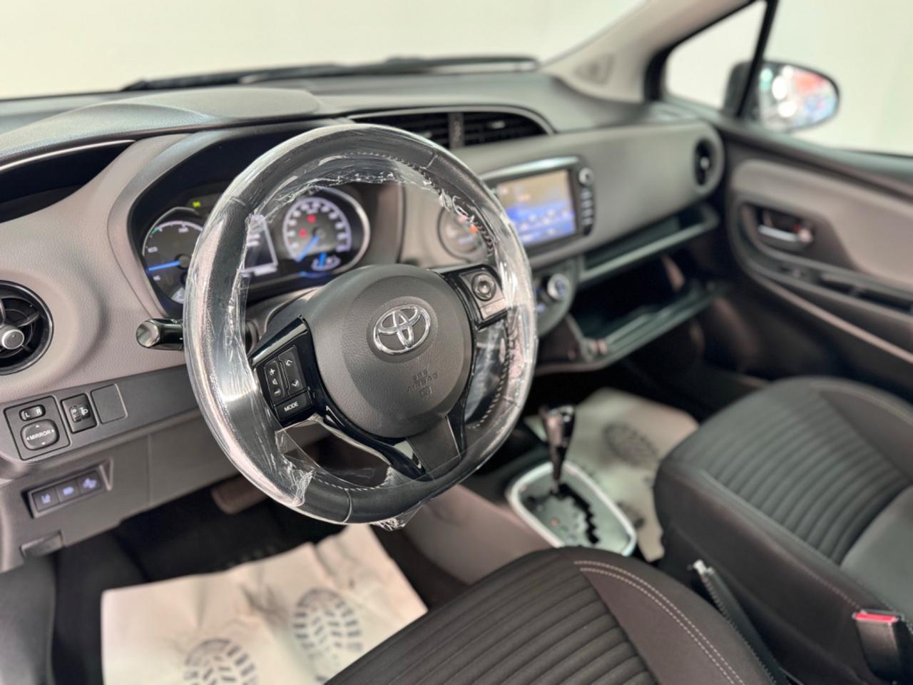 Toyota Yaris 1.5 Hybrid-2018-GARANTITA