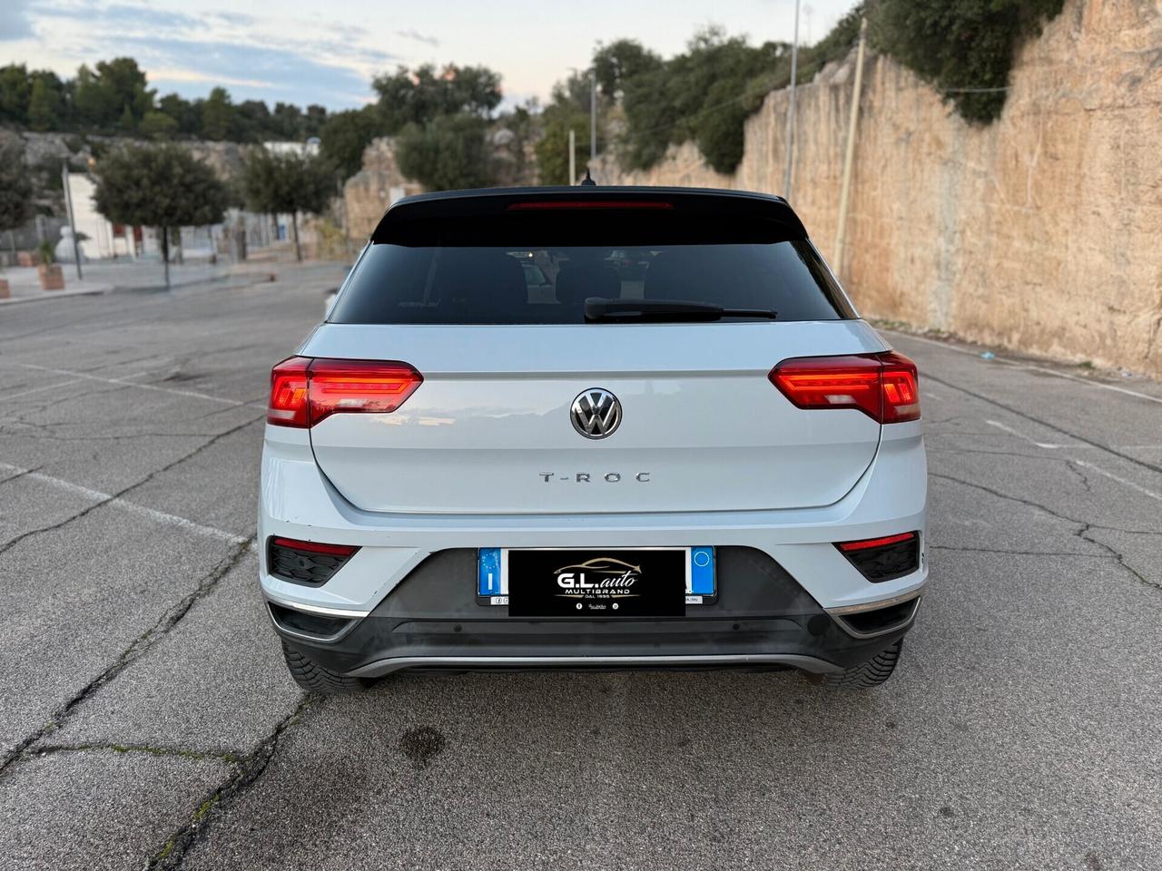Volkswagen T-Roc/1.0 TSI 116 CV/CAR PLAY/CERCHI 17"/NEO