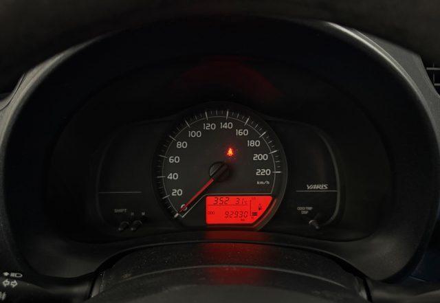 TOYOTA Yaris 1.0 5P Lounge