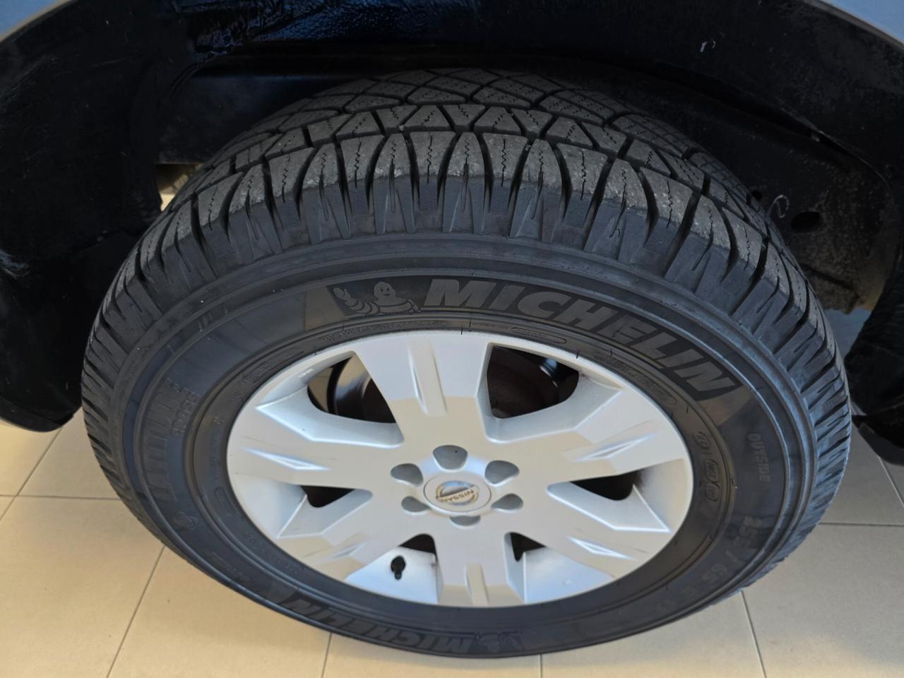 Nissan Pathfinder 2.5 dCi LE
