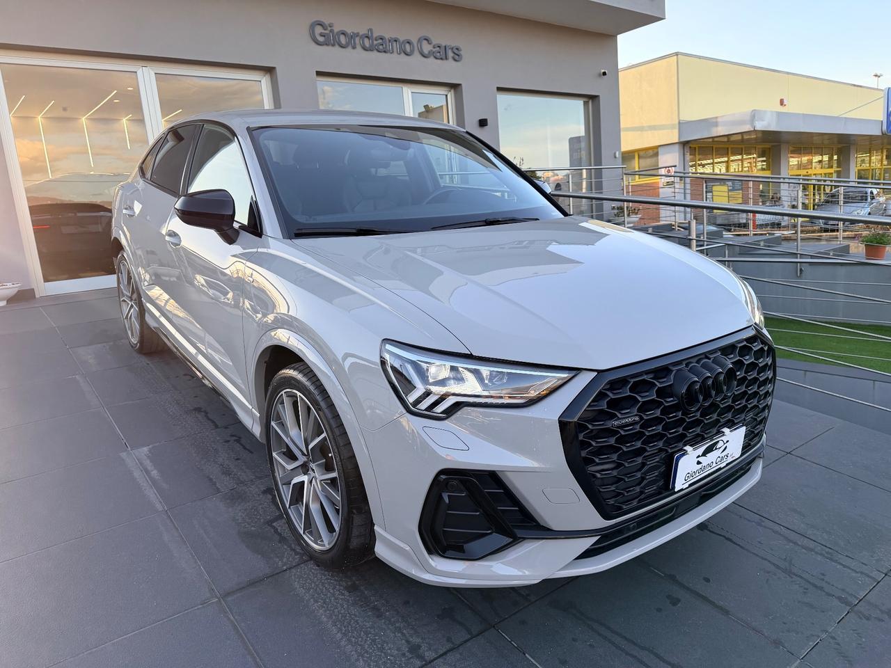 Audi Q3 SPB 40 TDI quattro 200cv S tronic line edition gesso
