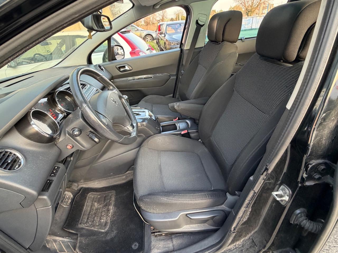 Peugeot 5008 1.6 HDi 112CV cambio robotizzato Tecno