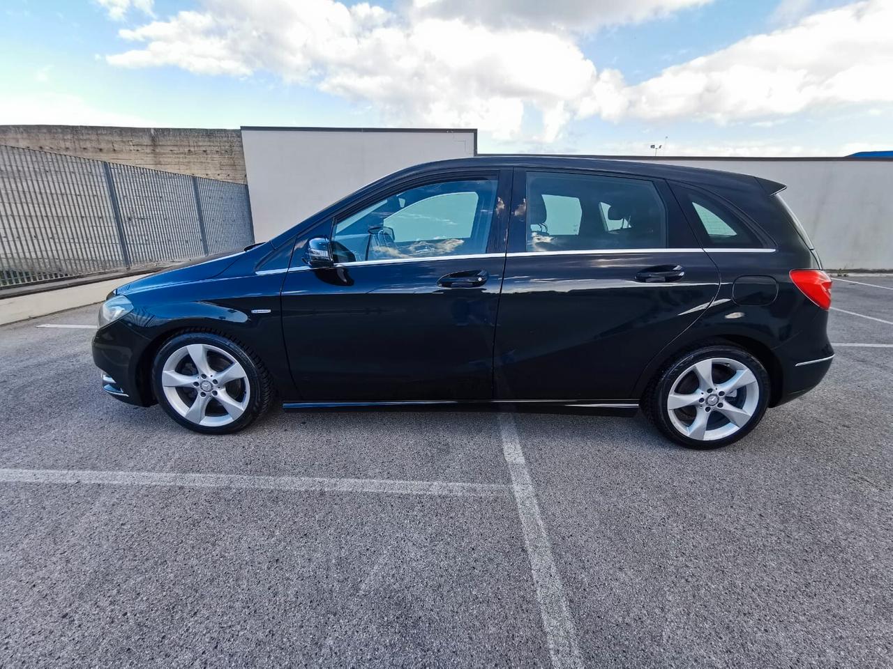 Mercedes-benz B 180 BlueEFFICIENCY Prem. TETTO/NAVIG