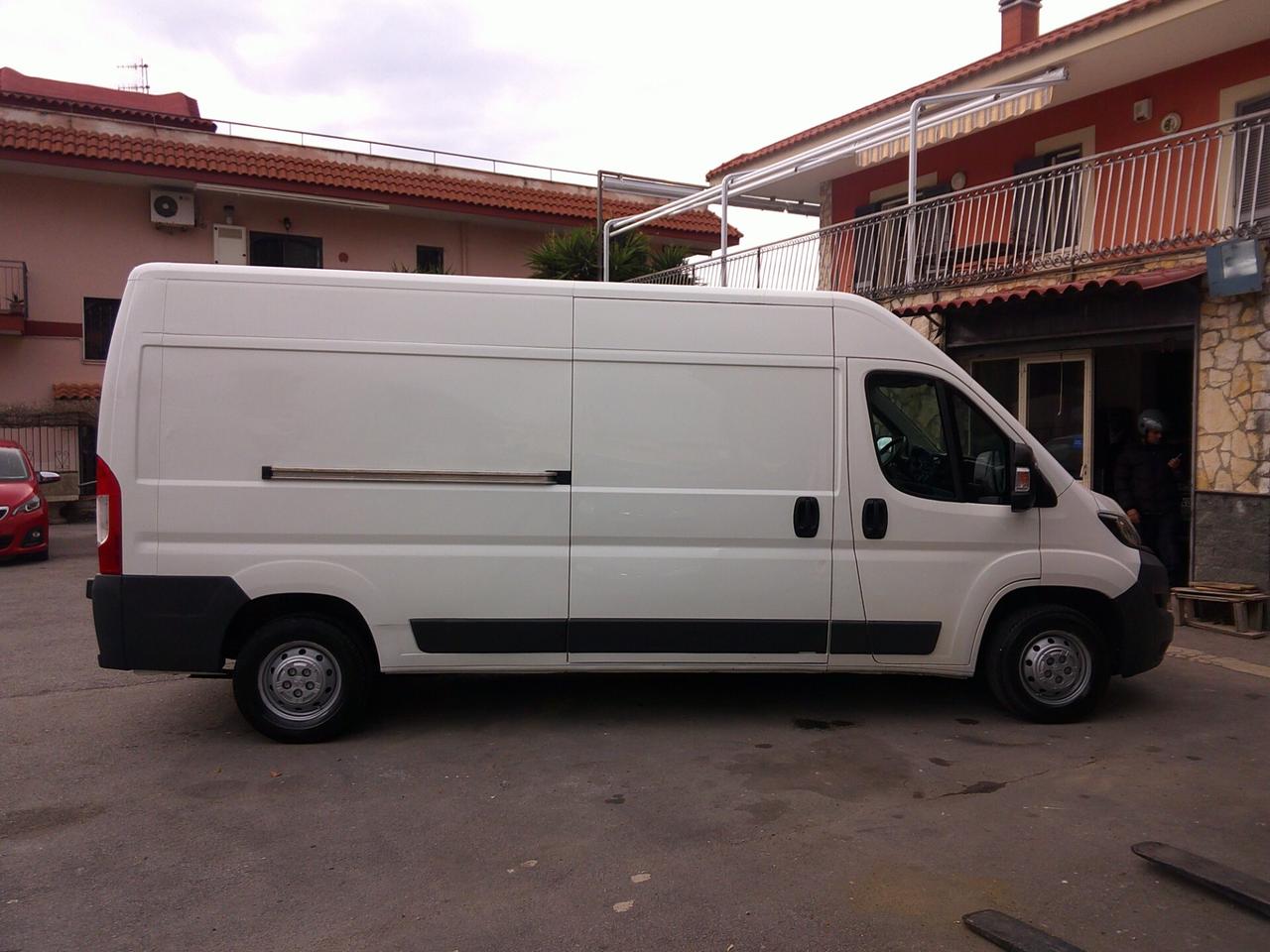 Peugeot Boxer 330 2.0 BlueHDi/130CV FAP PC-TN Combi Comfort 17