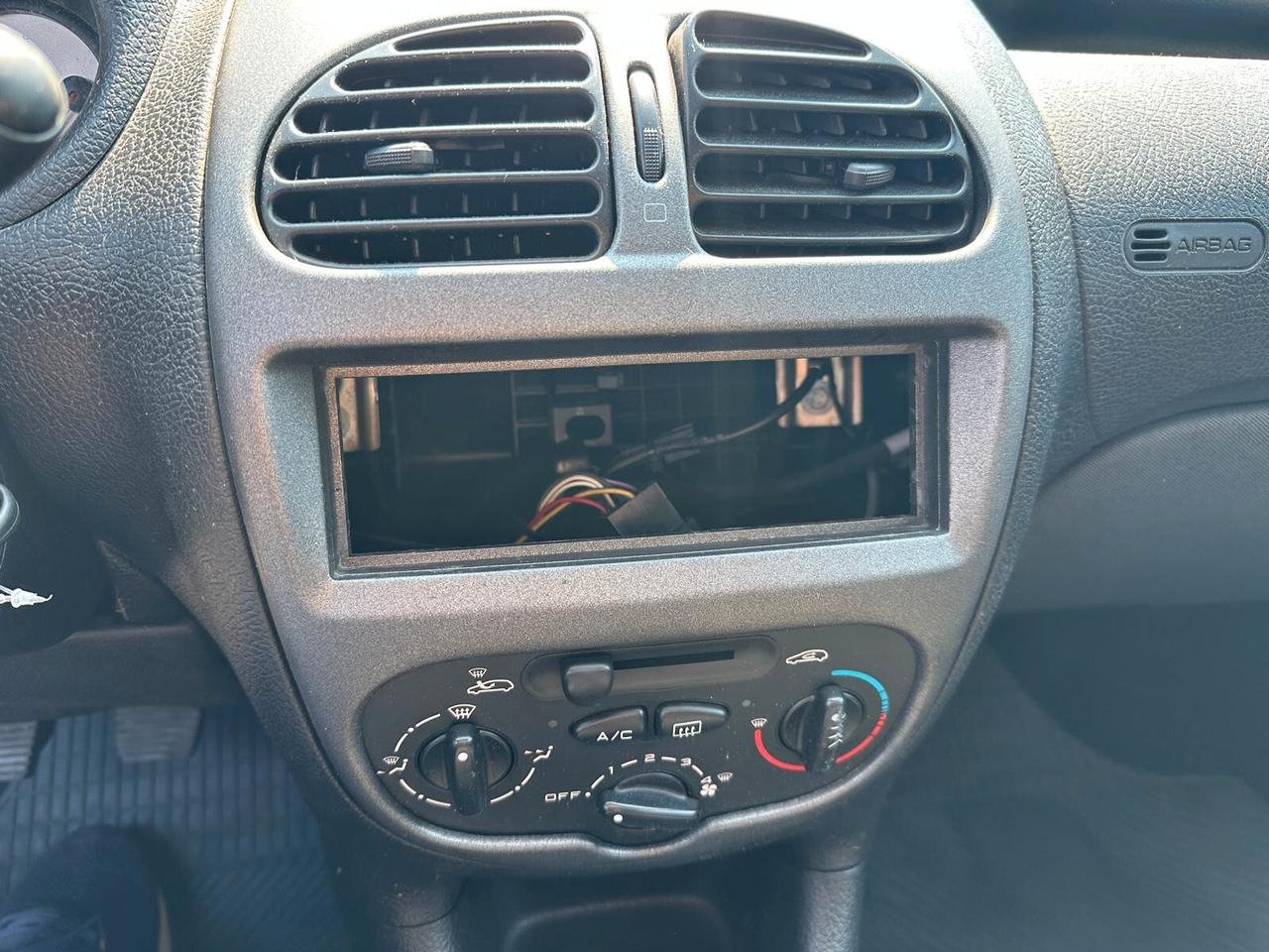 Peugeot 206 1.4 5p. Enfant Terrible
