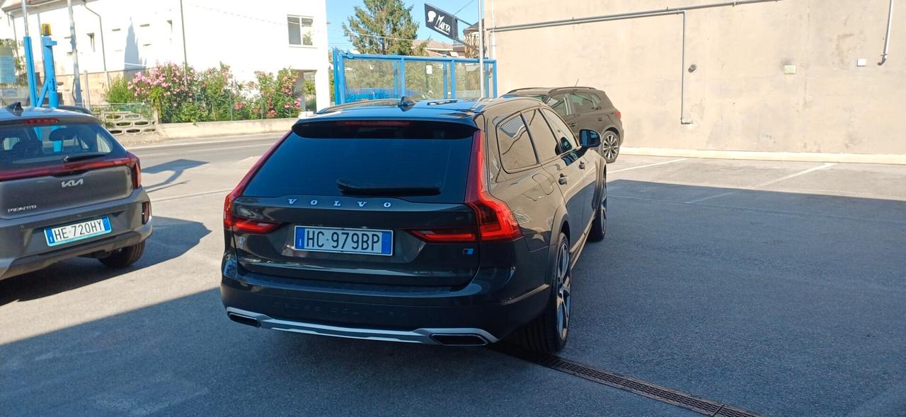 Volvo V90 Cross Country D4 AWD Geartronic Ocean Race