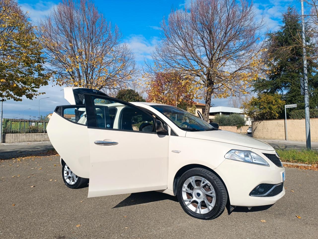Lancia Ypsilon 1.2 NAVIGATORE SOLO 73.000 KM