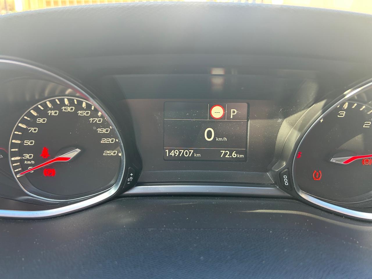 Peugeot 308 BlueHDi 120 S&S EAT6 SW Allure