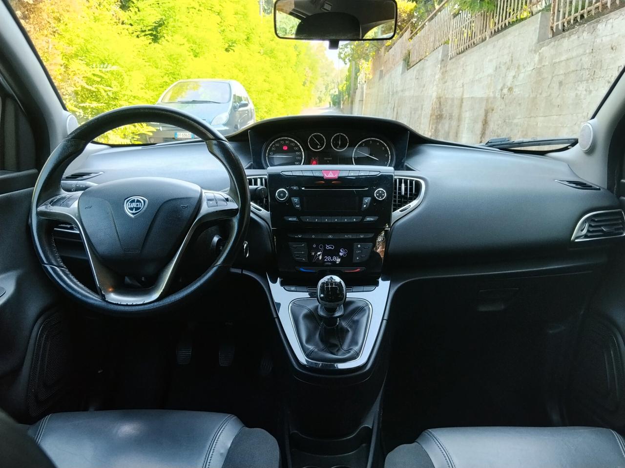 Lancia Ypsilon 1.2 69 CV 5 porte GPL Ecochic Platinum