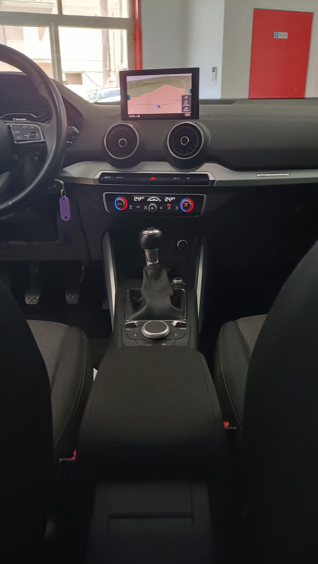 Audi Q2 30 TDI Identity Black