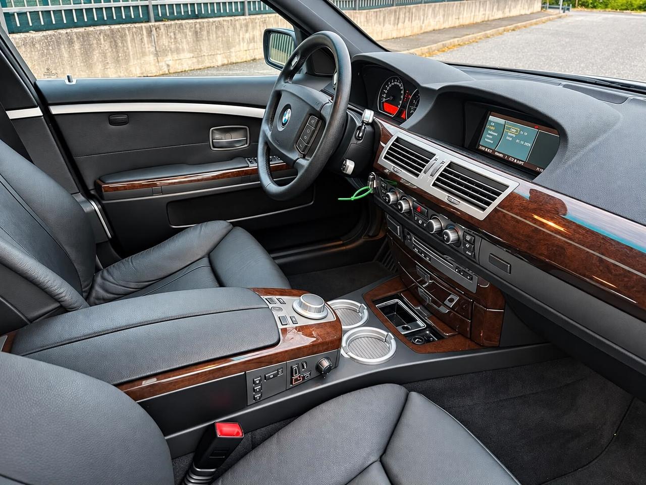 BMW 740I V8 BENZINA STUPENDAAAA