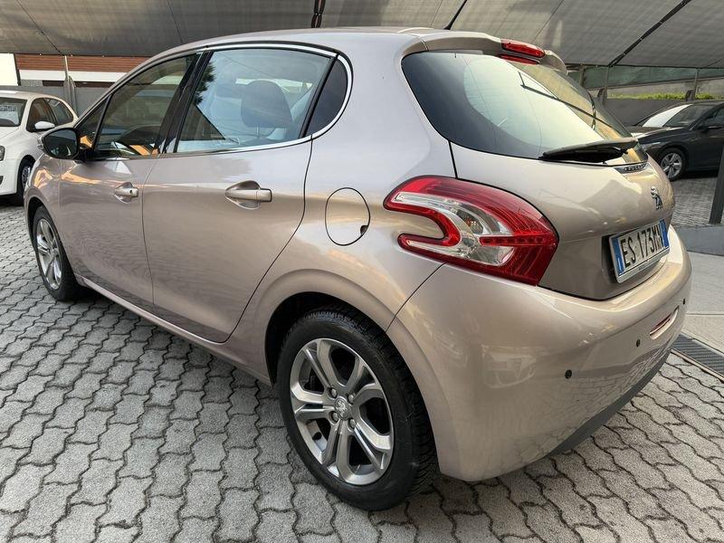Peugeot 208 208 5p 1.2 vti 12v Allure NESSUN VINCOLO !!! DISTRIBUZIONE NUOVA !!!
