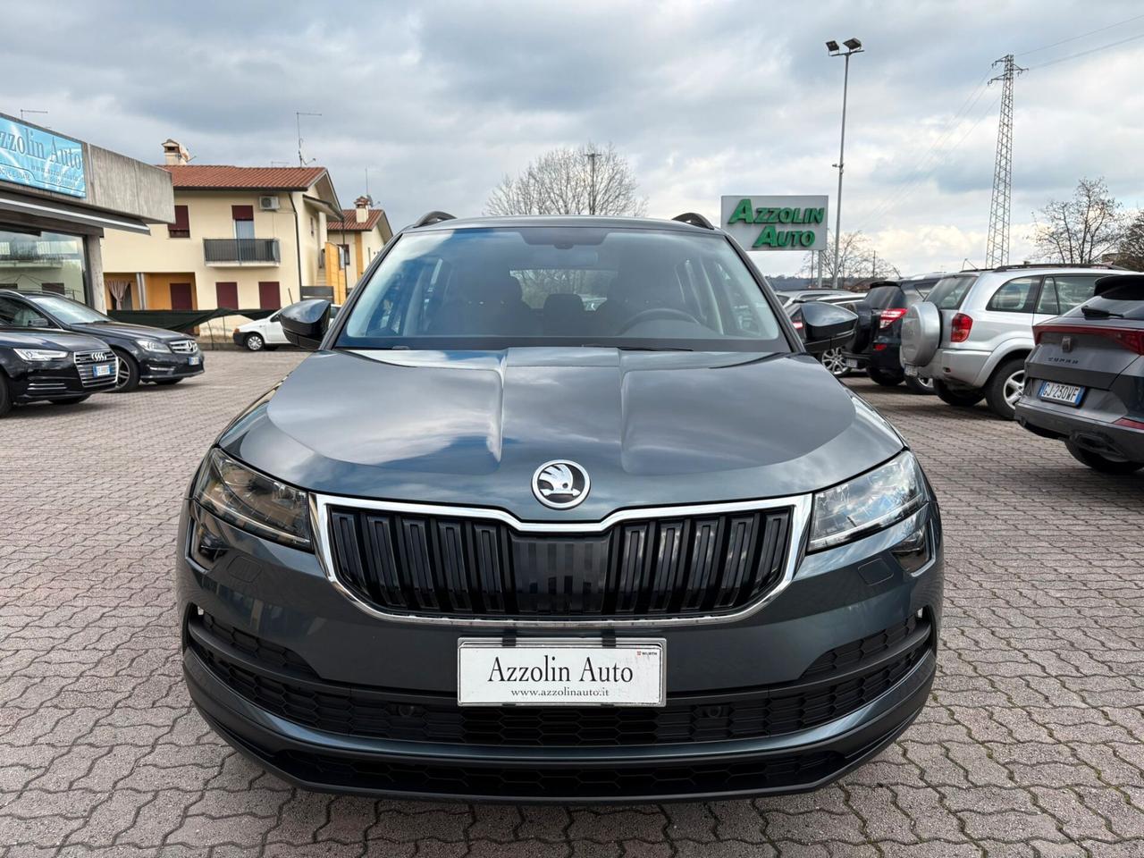 SKODA KAROQ 1.6 TDI AUTOMATICA SI A NEOPATENTATI