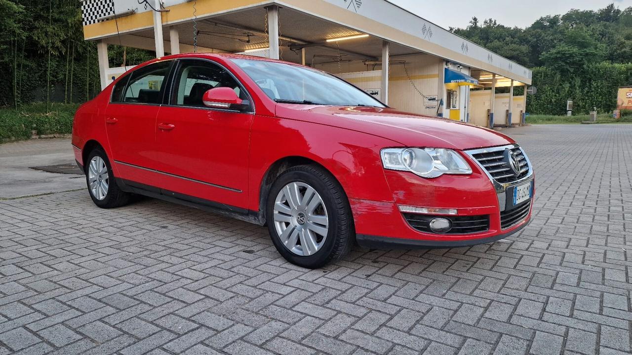 Volkswagen Passat 1.6 16V FSI Comfortline