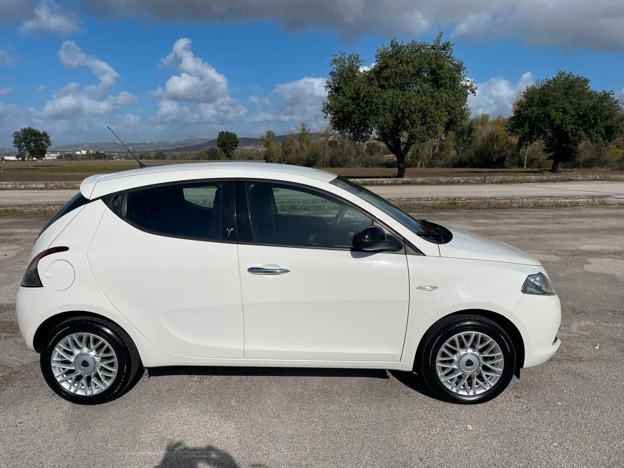 Lancia Ypsilon 1.2 benzina 69 CV Gold