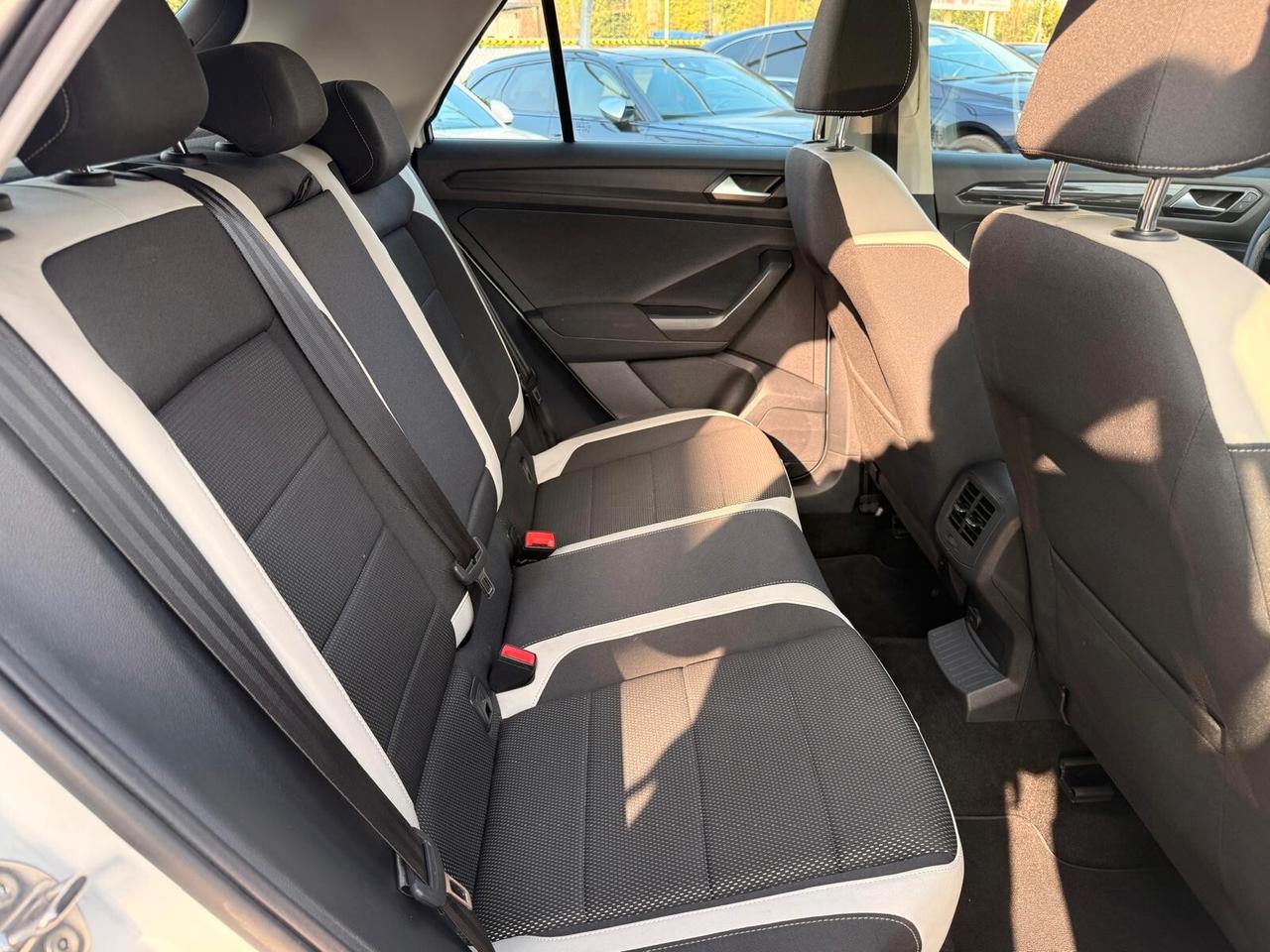 Volkswagen T-Roc 2.0 TDI SCR 150 CV DSG TETTO R LINE