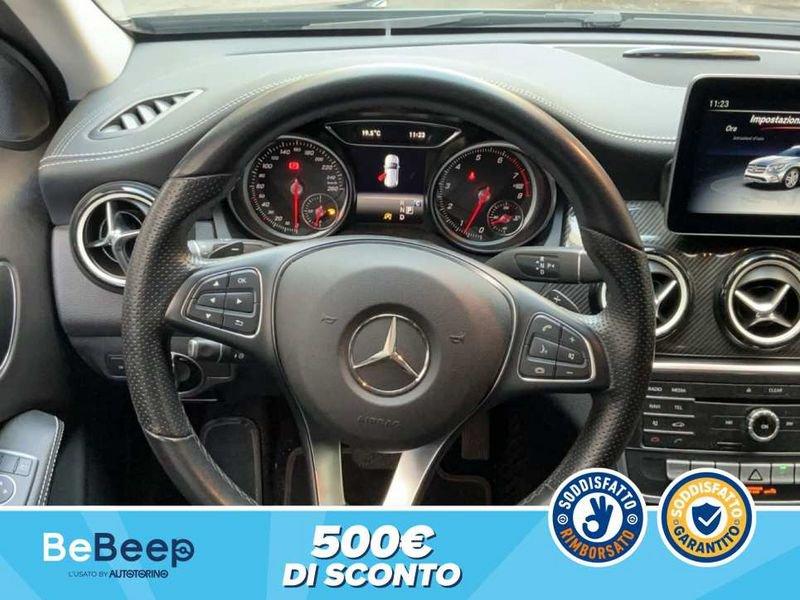 Mercedes-Benz GLA 180 PREMIUM AUTO