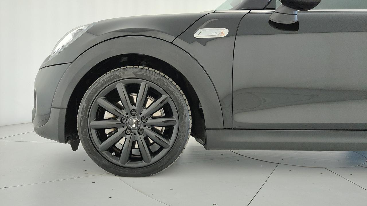 MINI Mini IV F55-F56 2014 - Mini 2.0 Cooper SD Hype 3p auto