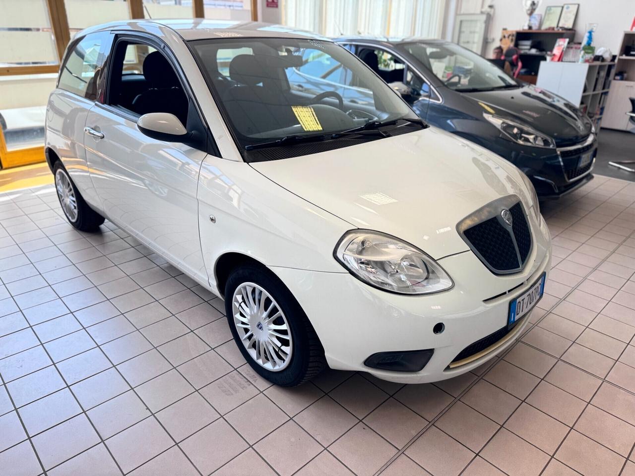 Lancia Ypsilon 1.2 Argento