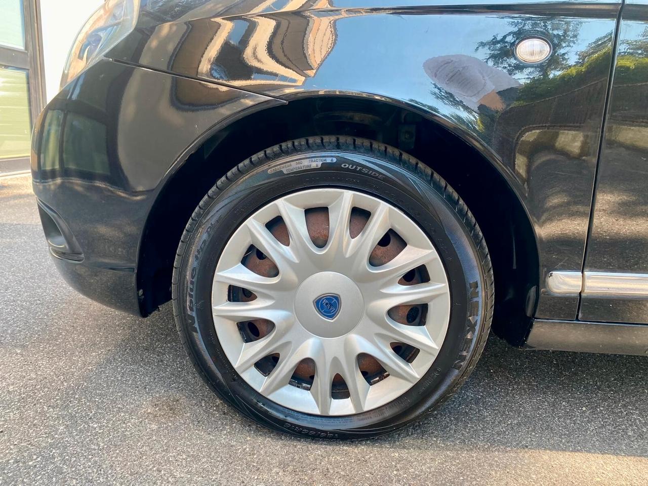 Lancia Ypsilon 1.3 MJT 75 CV Platinum GARANZIA