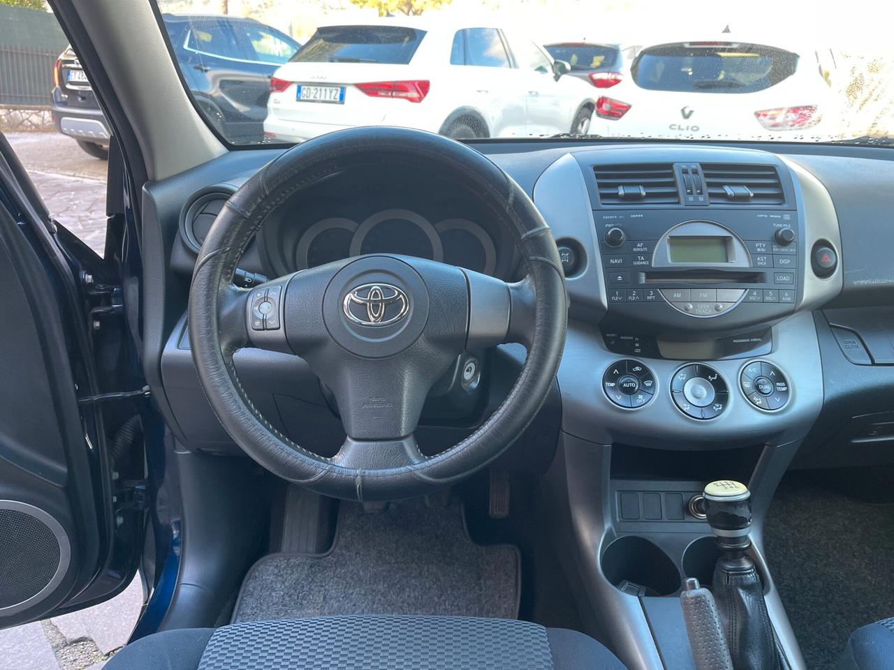 Toyota RAV 4 2.2 D-4D 136 CV Luxury NEO PATENTATI