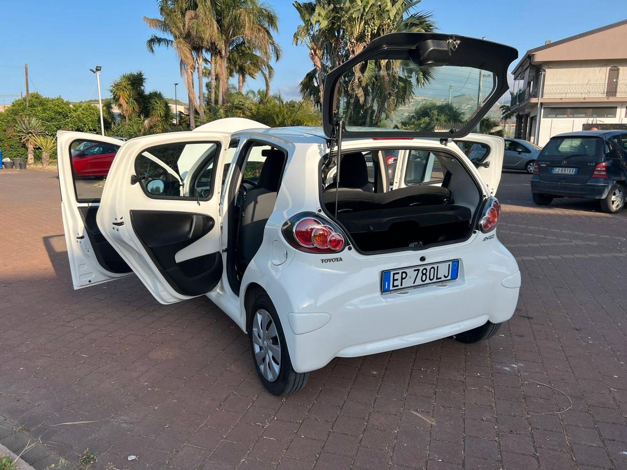 Toyota Aygo 1.0 12V VVT-i 5 porte Active Connect