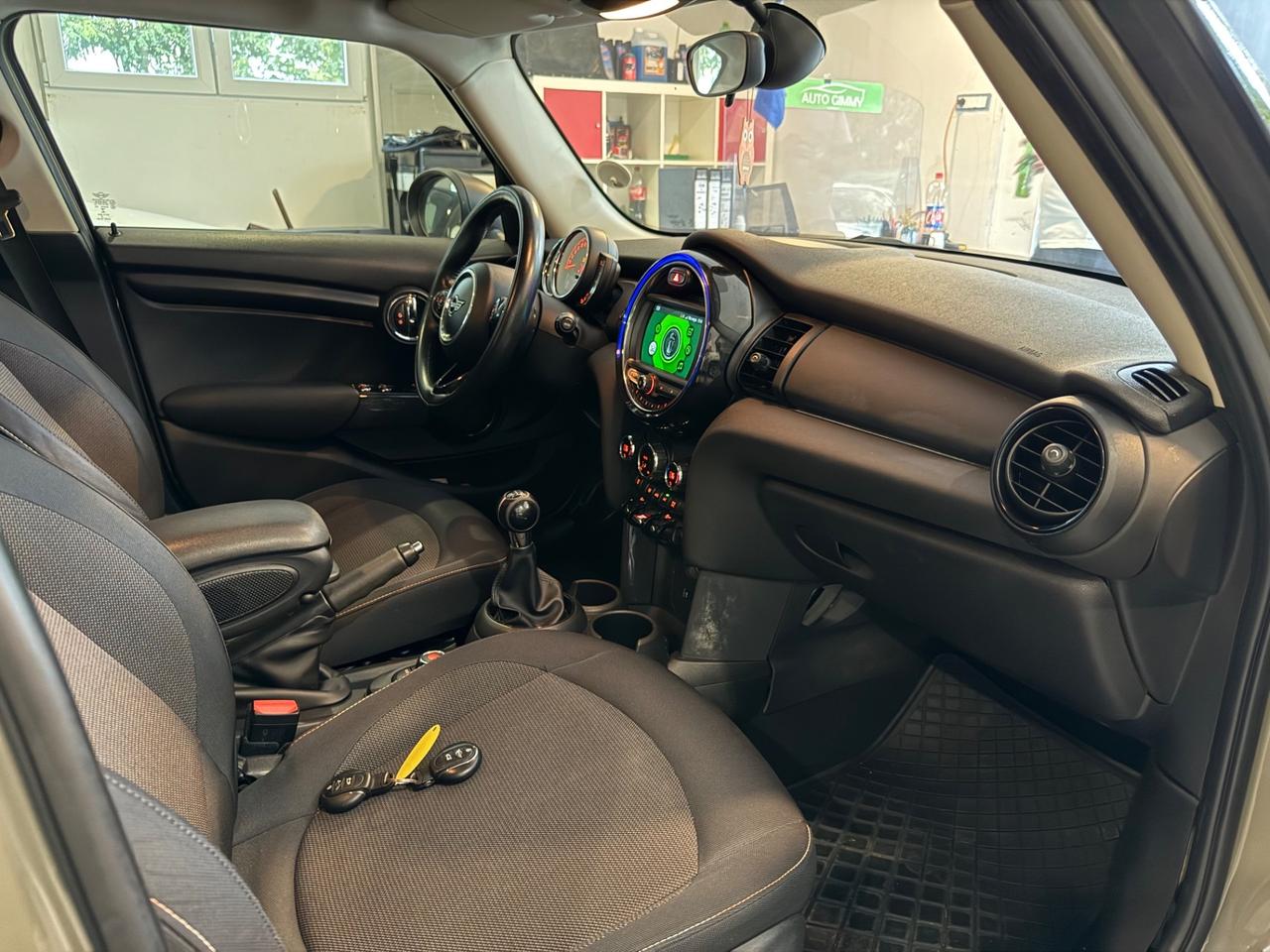 Mini one 1.5 Baker Street 2019 150.000KM