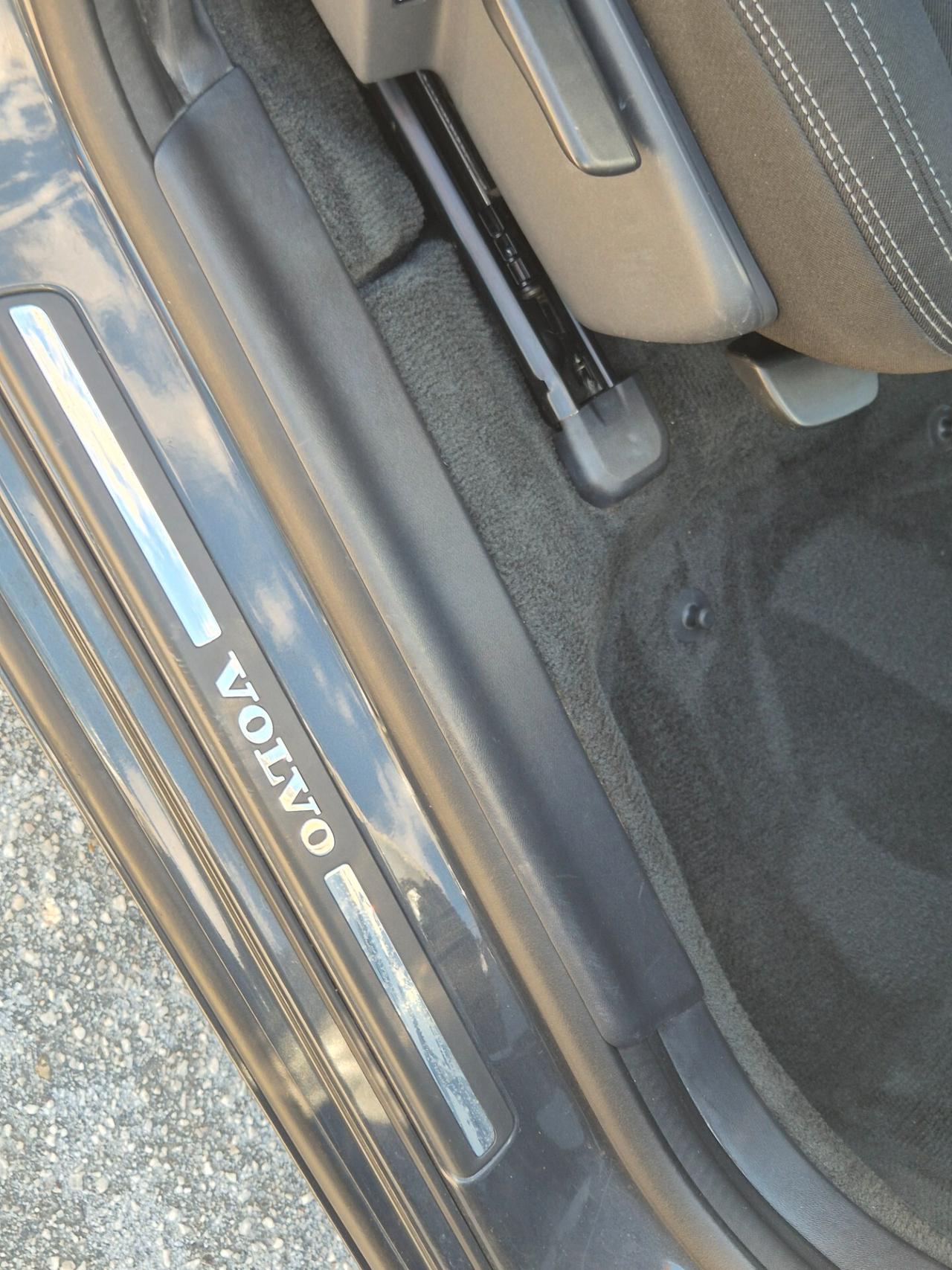 Volvo V60 D2 Geartronic Summum