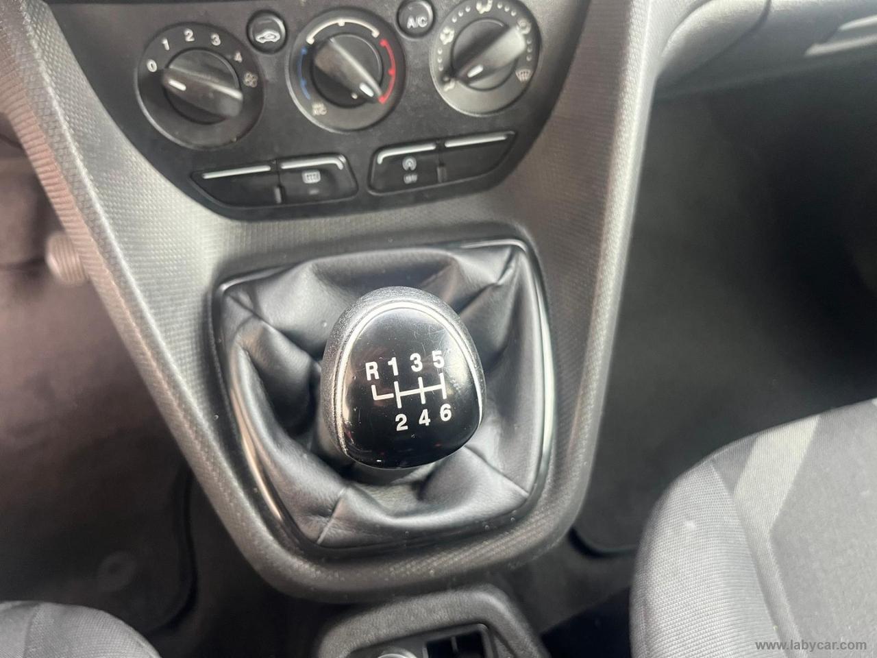 FORD Tourneo Connect 1.5 TDCi 120 CV Tit. 5P.TI AUTOVETTURA