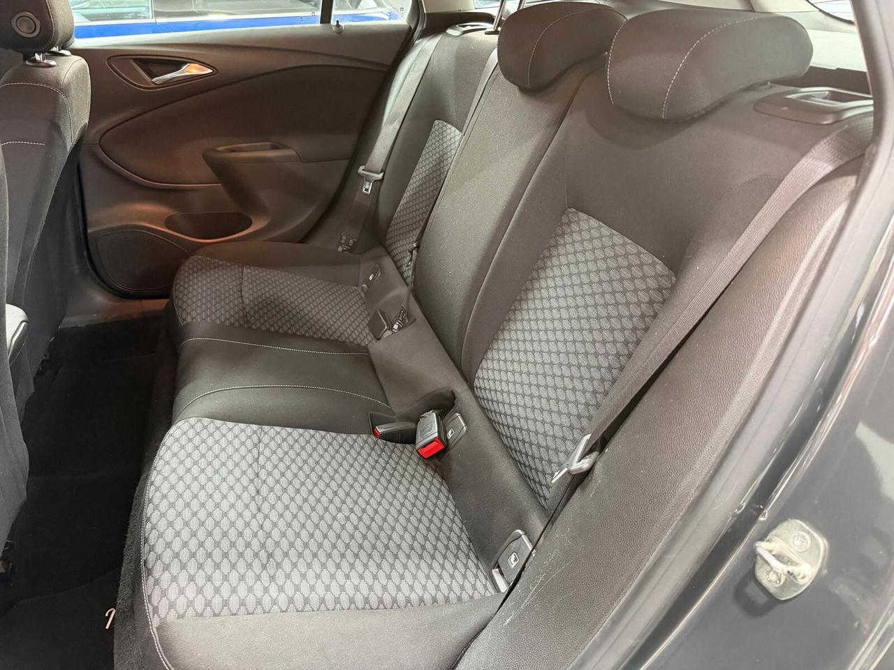 Opel Astra IVA ESPOSTA Neopatentati Cambio Automatico