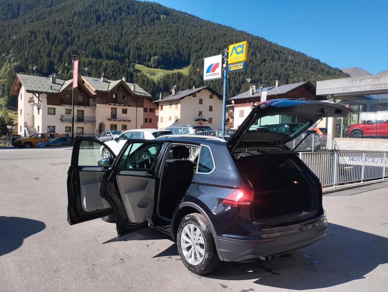 Volkswagen Tiguan 2.0 TDI SCR DSG 4MOTION Business BMT
