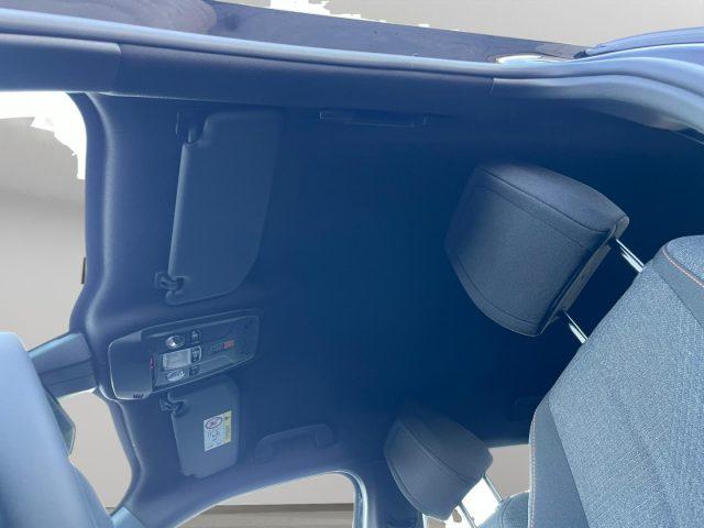 PEUGEOT 2008 1.2 Hybrid 136cv STYLE e-dcs6