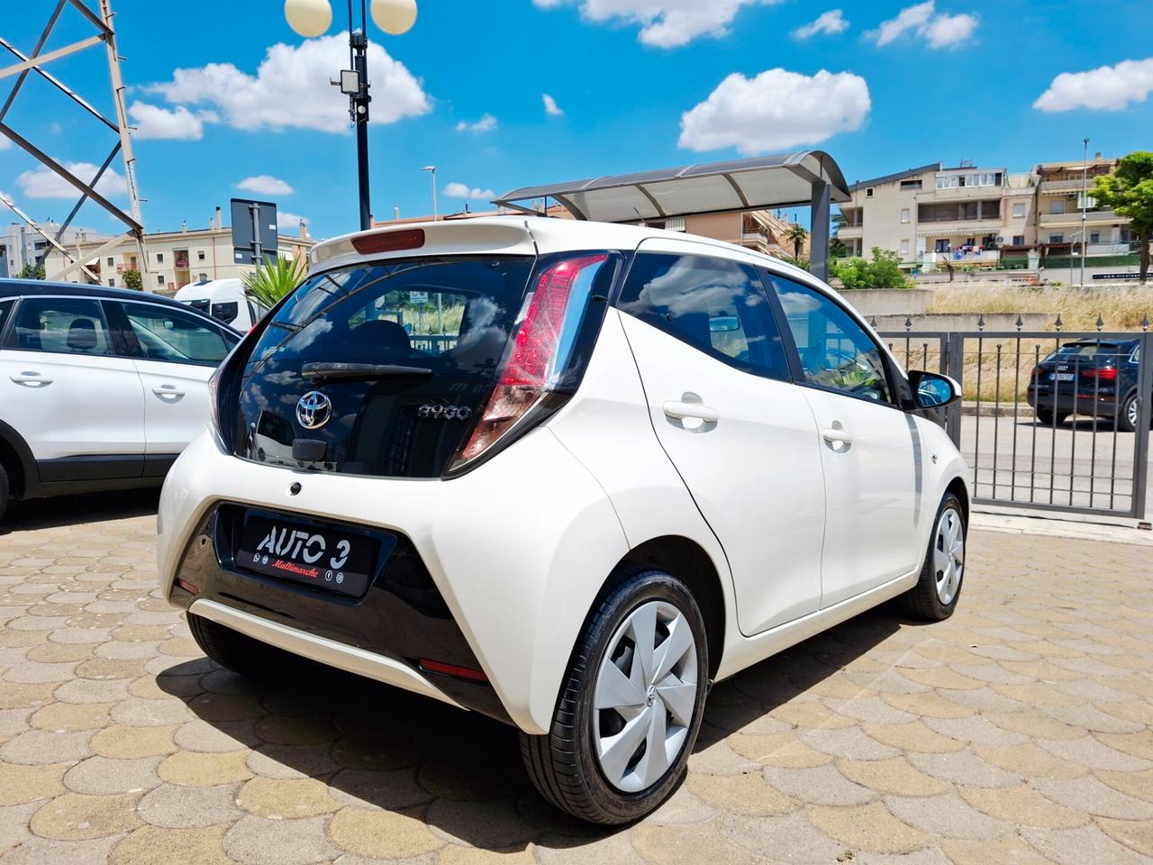 Toyota Aygo 1.0 VVT-i 69 CV 5 porte x-business