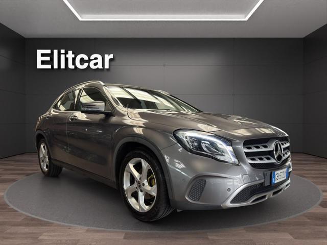 MERCEDES-BENZ GLA 200 Sport