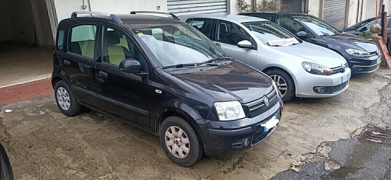 Fiat Panda 1.2 Dynamic benzina E GPL distribuzione sostituita da poco anno 2010 con gancio di traino