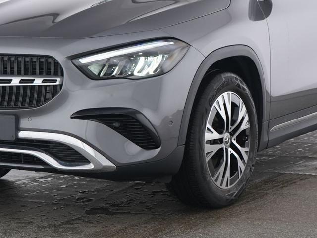 MERCEDES-BENZ GLA 180 Automatic Progressive Advanced