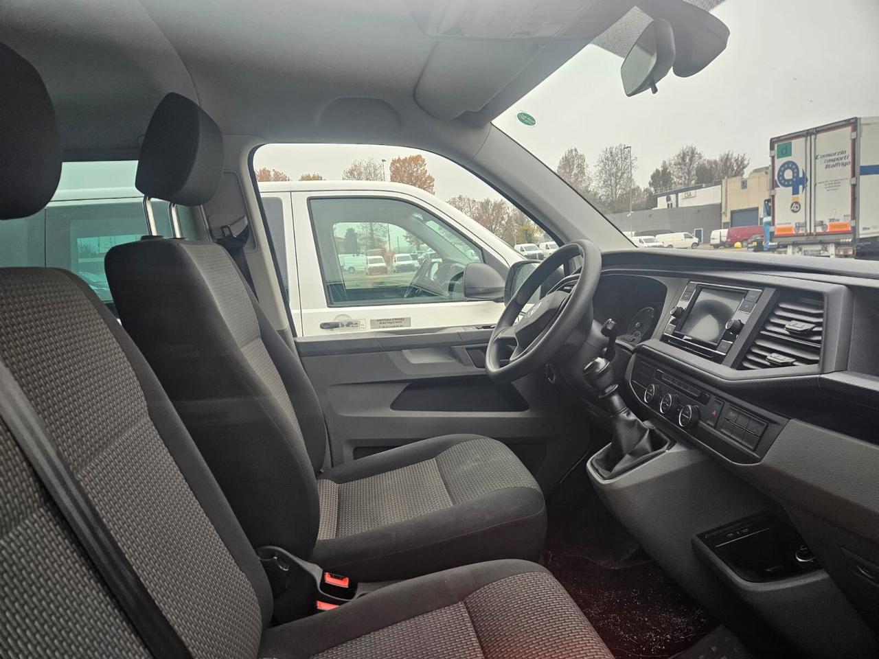 Volkswagen Caravelle 2.0 TDI 9P con IVA esposta