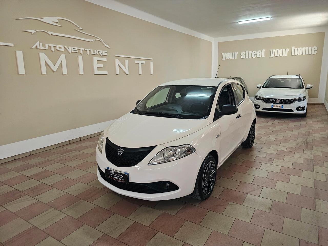 Lancia Ypsilon 1.2 69 CV 5 porte Gold