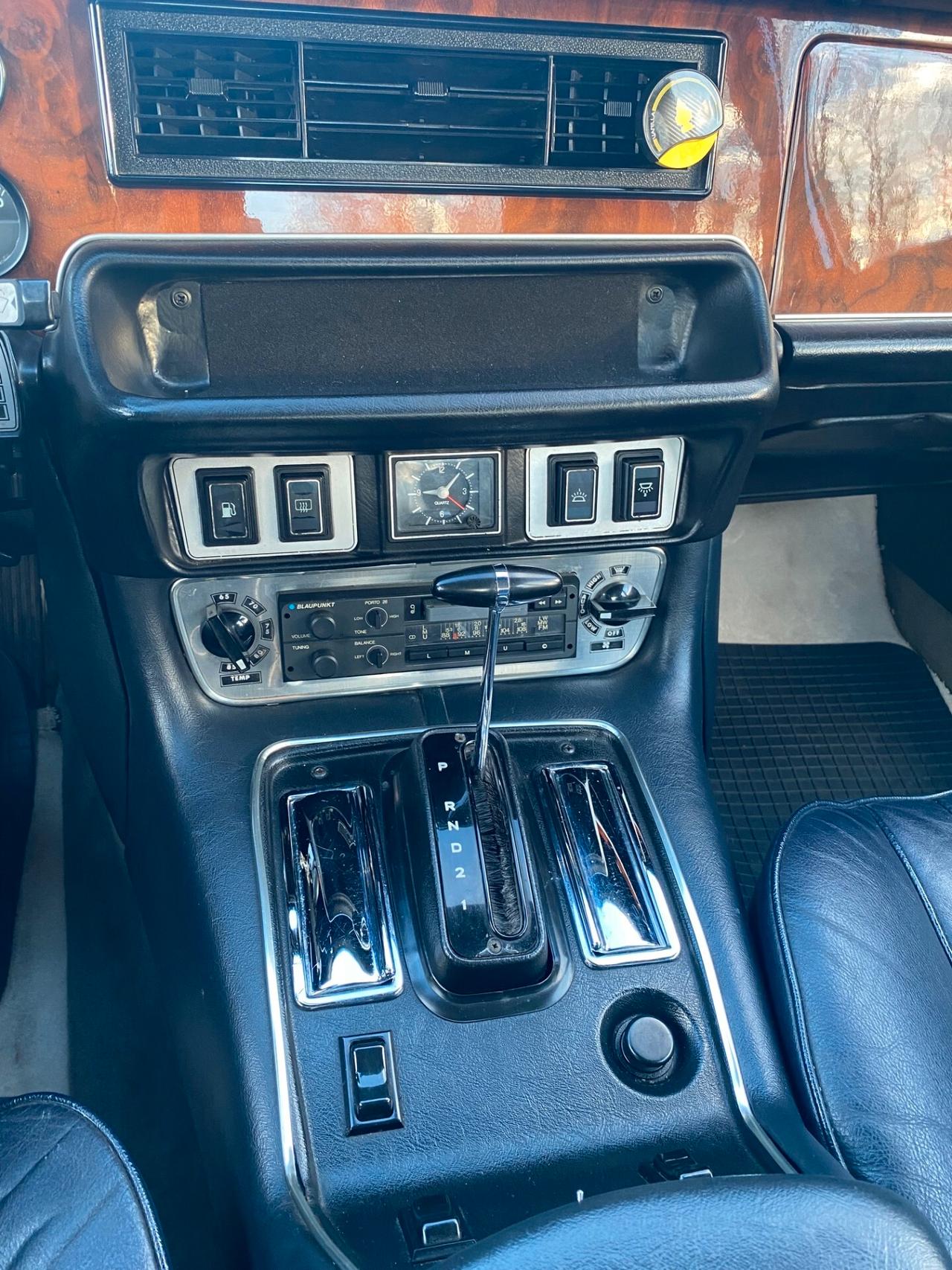 Daimler Double Six 5.3