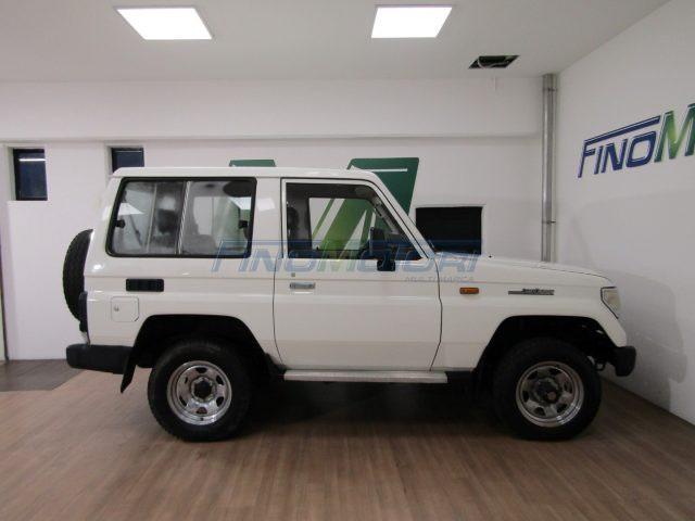 TOYOTA Land Cruiser II 2.4 turbodiesel LJ70 LX 4WD