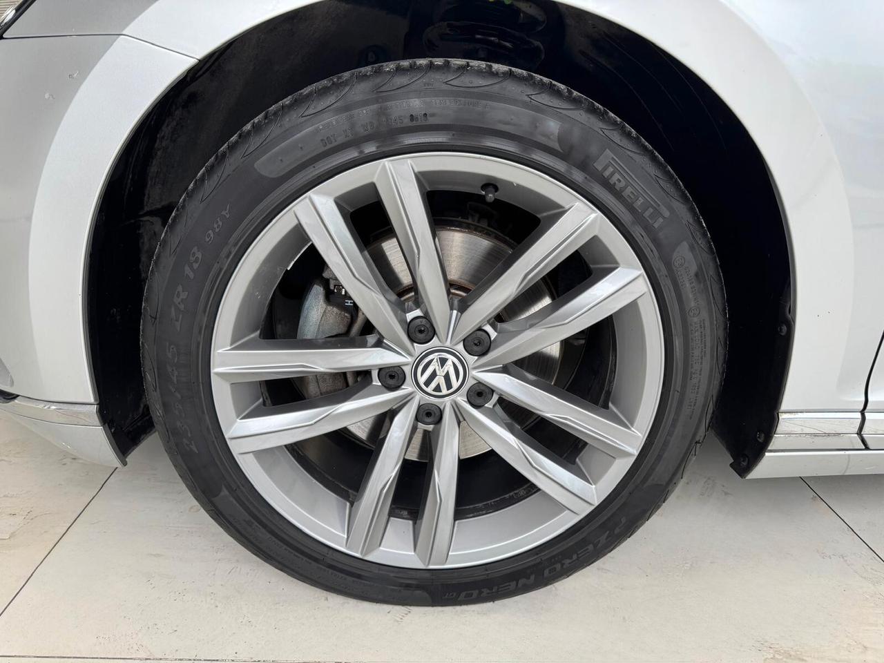 Volkswagen Passat 2.0 TDI DSG Highline BlueMotion Technology
