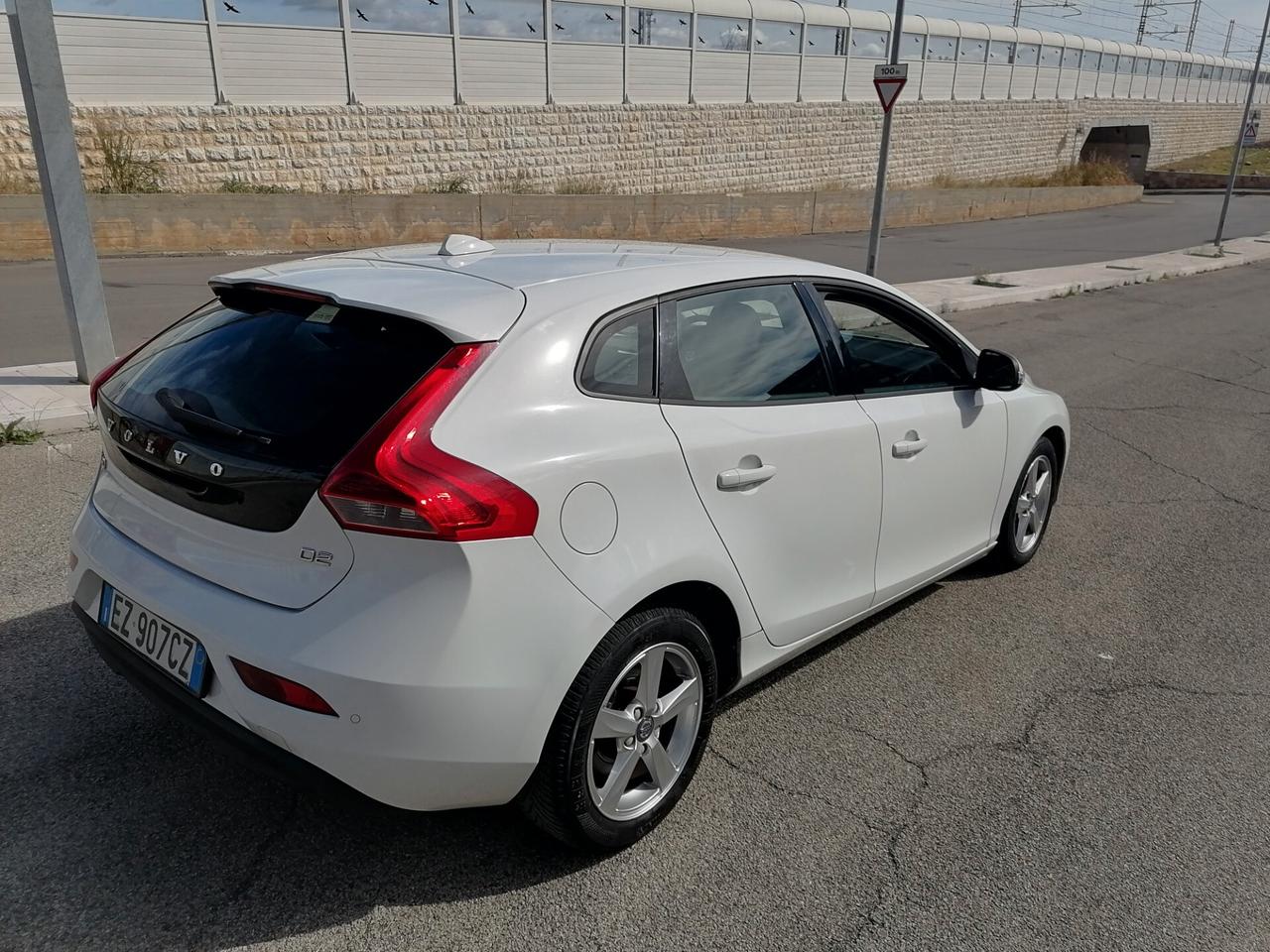 Volvo V40 D2 1.6 Momentum 115cv 2015